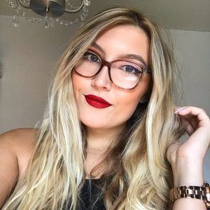 Meet your Posher, Lysandra